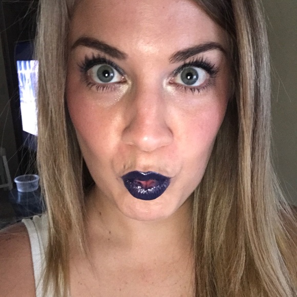 Meet your Posher, Staci - Picture 3 of 4